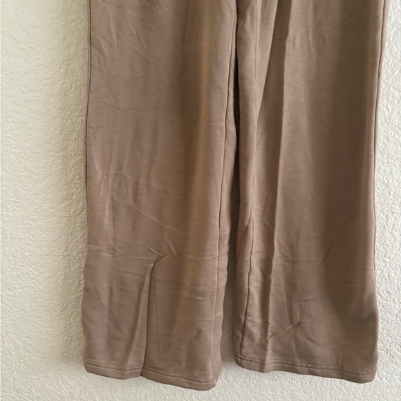 Tan Relaxed Fit Joggers for Effortless Style - Picture 3 of 9